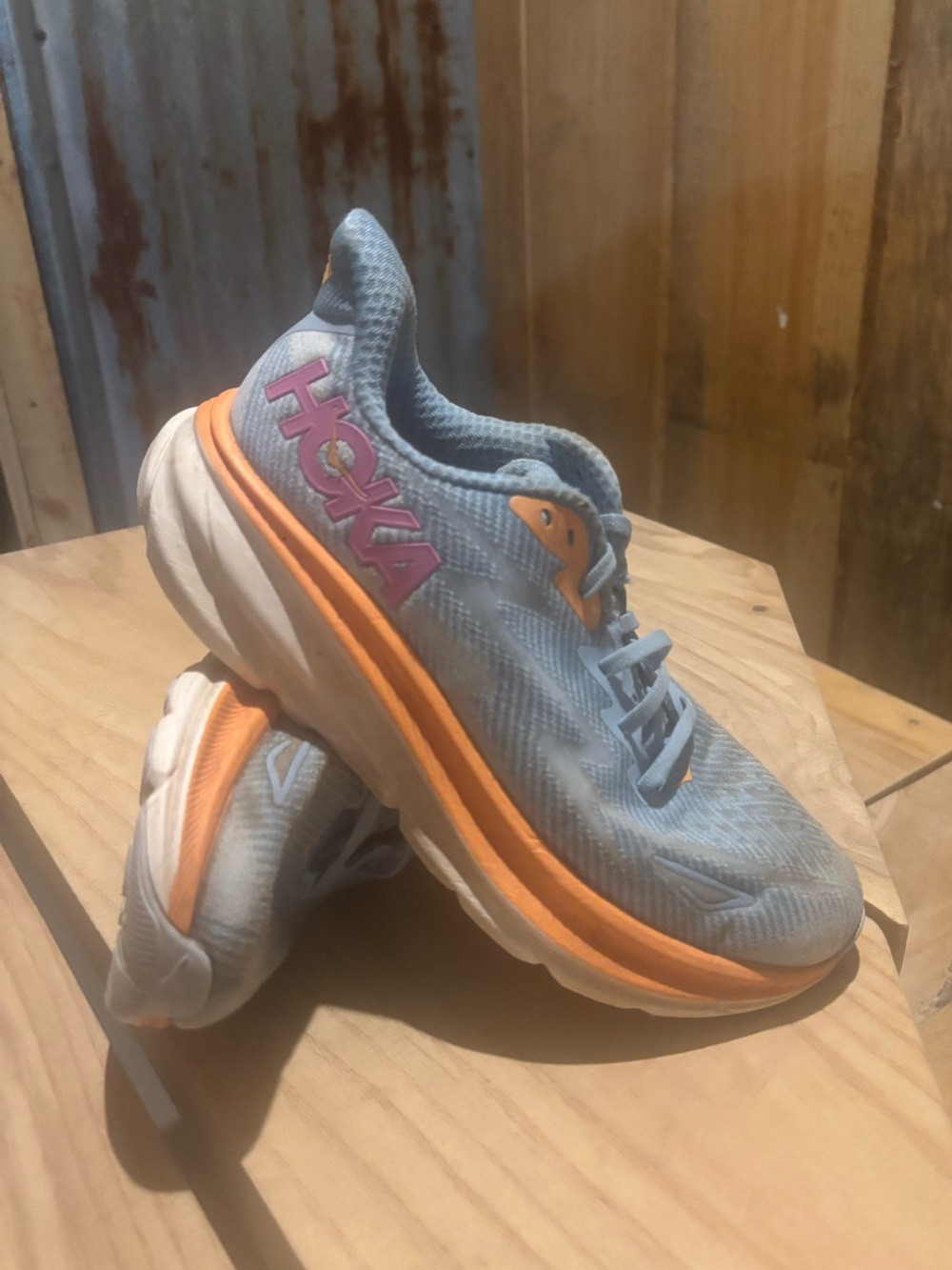 Women’s HOKA ONE Clifton 9 - Size 8.5B